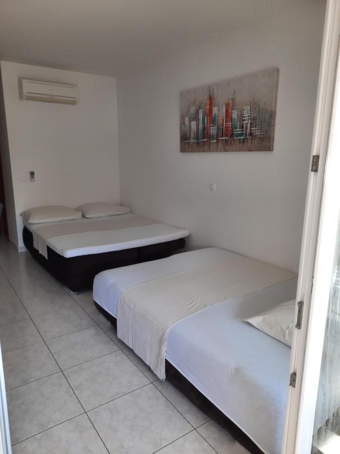 Mihaela Studio Apartmans 150M Near The Beach Kastela Exterior photo