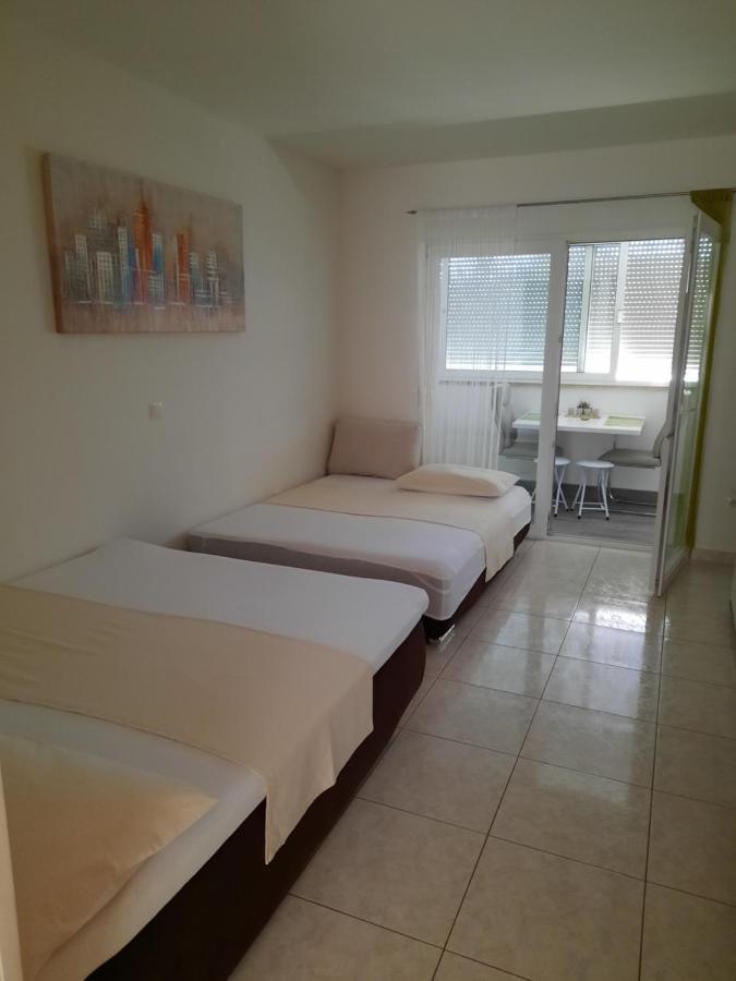 Mihaela Studio Apartmans 150M Near The Beach Kastela Exterior photo